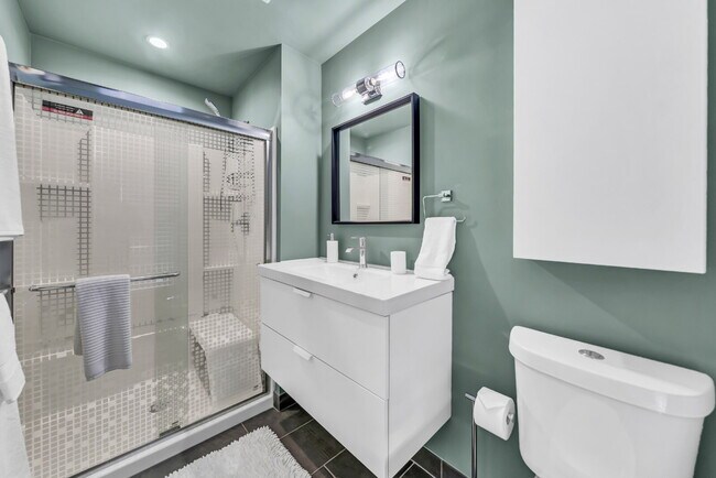 Building Photo - Furnished 2-Bedroom, 2-Bath Apartment near the Medical Campus