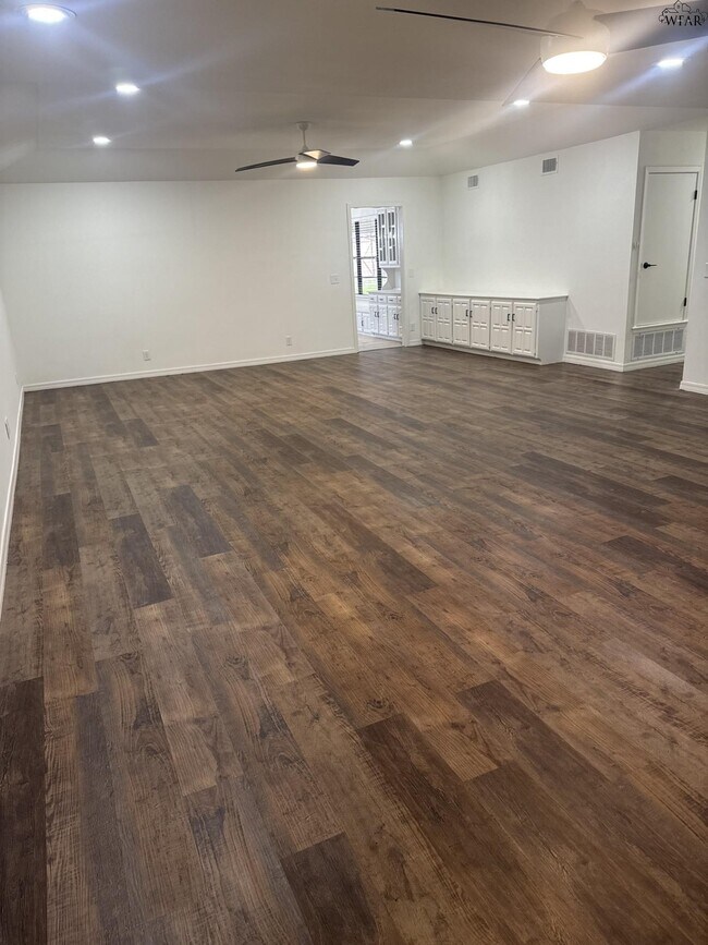 Foto del edificio - 4506 Nassau Dr