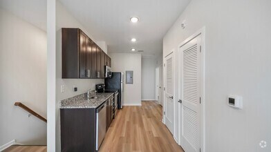 Building Photo - 4909 Hamilton Ave