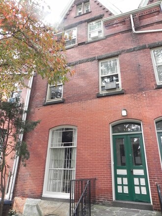 Fachada del edificio - 320 S 42nd St