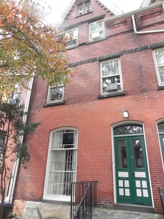 Front of Building - 320 S 42nd St