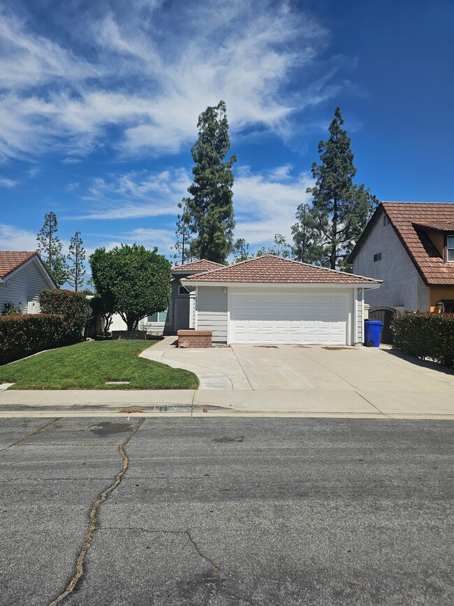 Photo - 14104 Hillcrest Dr House