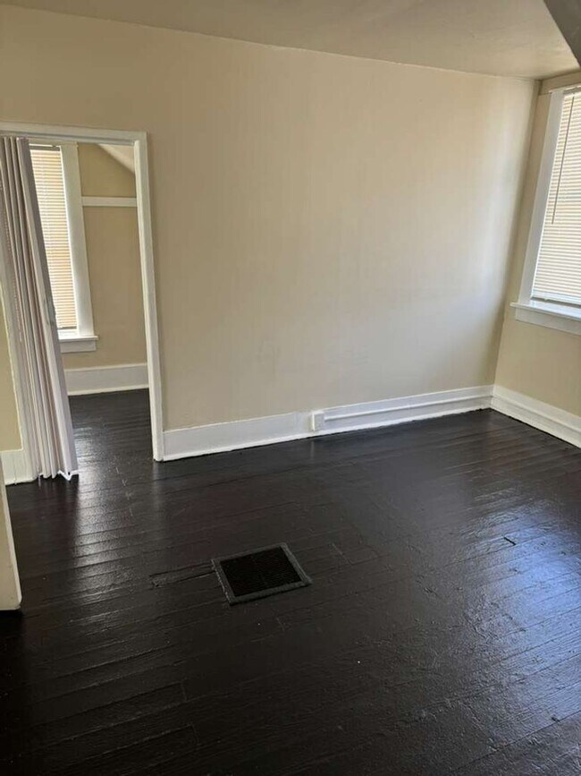 Building Photo - Spacious 2 Bedroom Home for Rent – Updated & Move-In Ready!