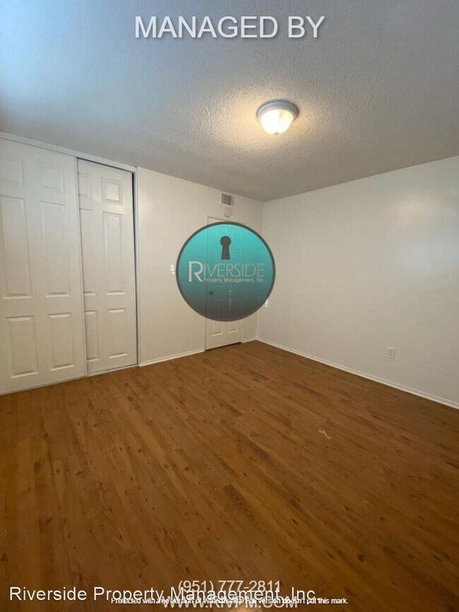 Building Photo - 3 br, 2 bath House - 340 E. Citron St
