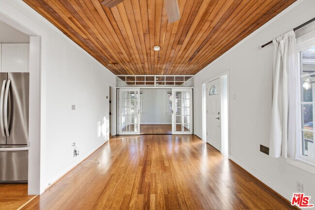 Foto del edificio - 316 E Ellis Ave