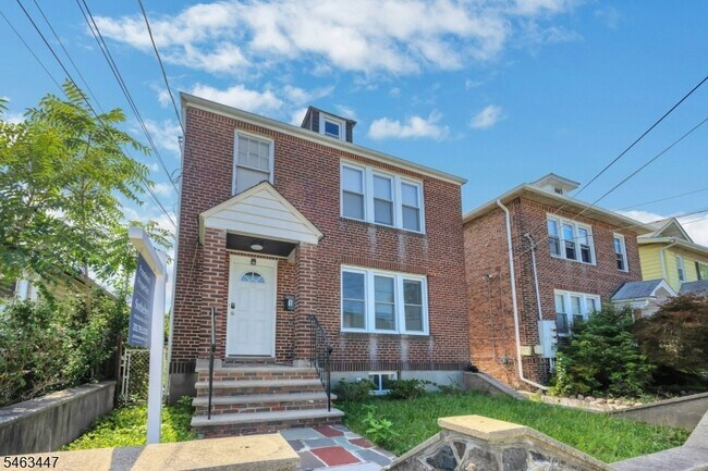 Foto del edificio - 58 Floyd Ave