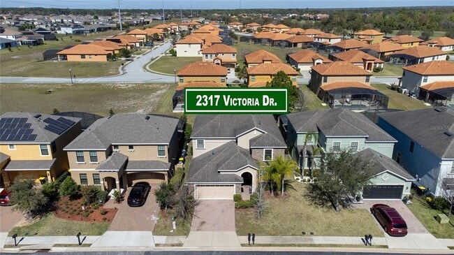 Building Photo - 2317 Victoria Dr