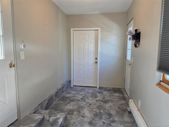 Building Photo - 373 Ehrhardt Rd