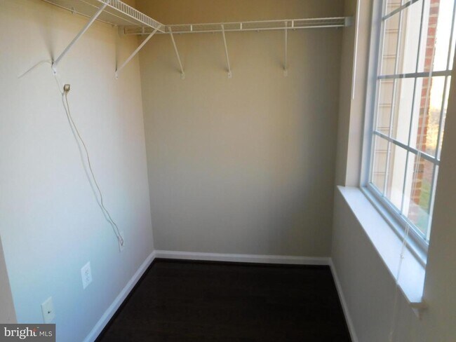 Foto del edificio - 12420 Rollys Ridge Ave