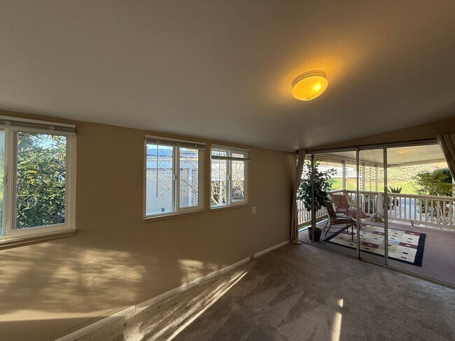 Foto del edificio - Beautiful 2B 2BA Home w/ AC, Parking, W/D, and Community Amenities!