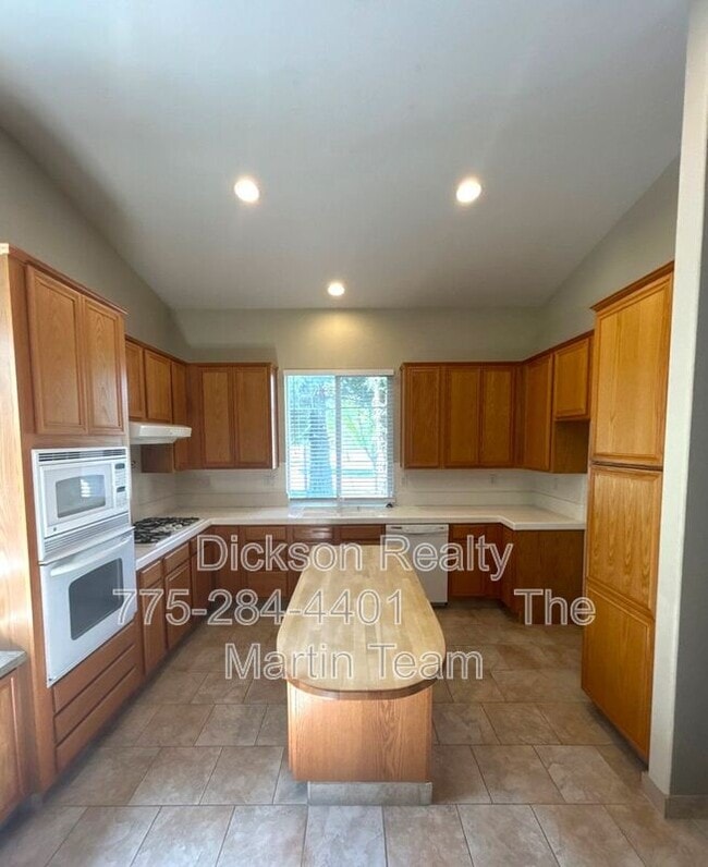 Building Photo - 2662 Pride Dr