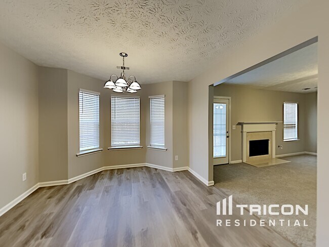 Foto del edificio - 330 Summit View Dr