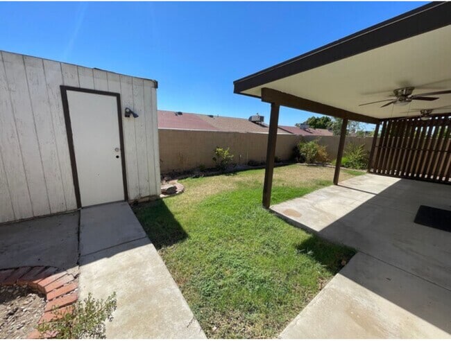 Building Photo - 1627 W 13th St