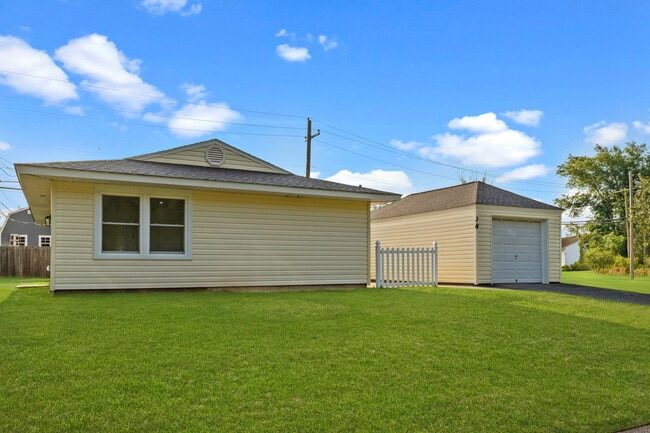 Photo - 38 Indian Creek Dr House