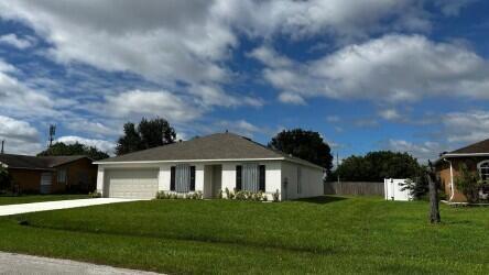 Building Photo - 442 SW Carmelite St