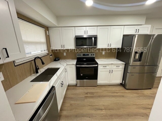 Foto del edificio - 4483 Wingfield St