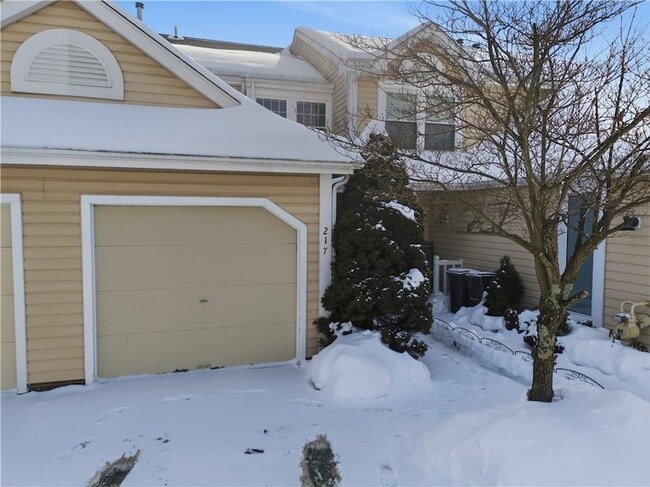 Photo - 217 Clearbrook Ct Townhome