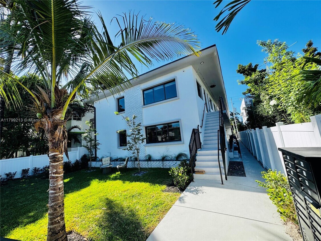 Foto principal - 944 Jefferson Ave