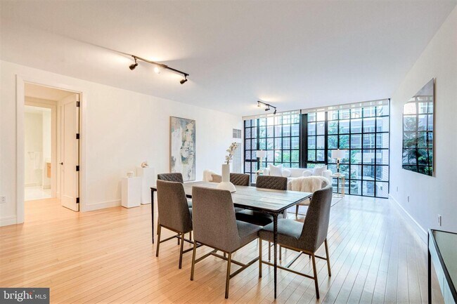 Foto del edificio - 3303 Water St NW