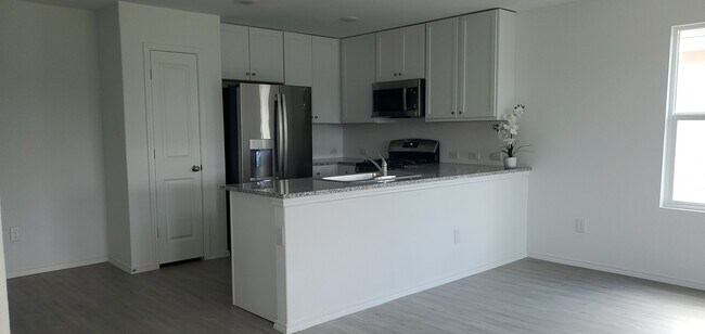 Building Photo - 2456 Vesper Bnd
