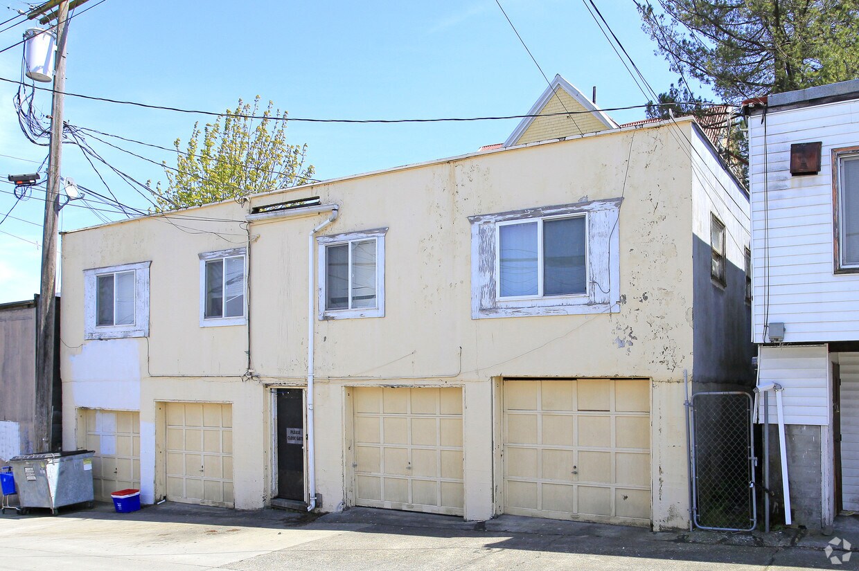 Building Photo - Lentzy Apartments