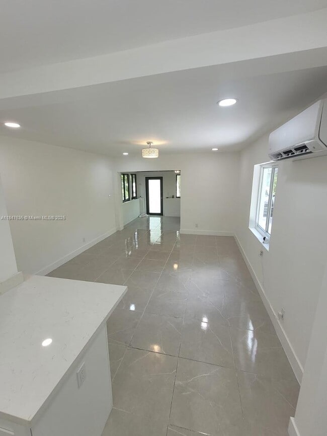 Building Photo - 2823 Polk St