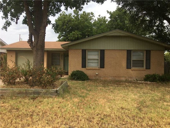 Building Photo - 2652 Rountree Dr