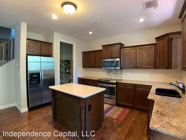 Building Photo - 3 br, 3.5 bath House - 1100 E. Sterling Lane