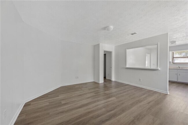Foto del edificio - 233 Tanglewood Dr