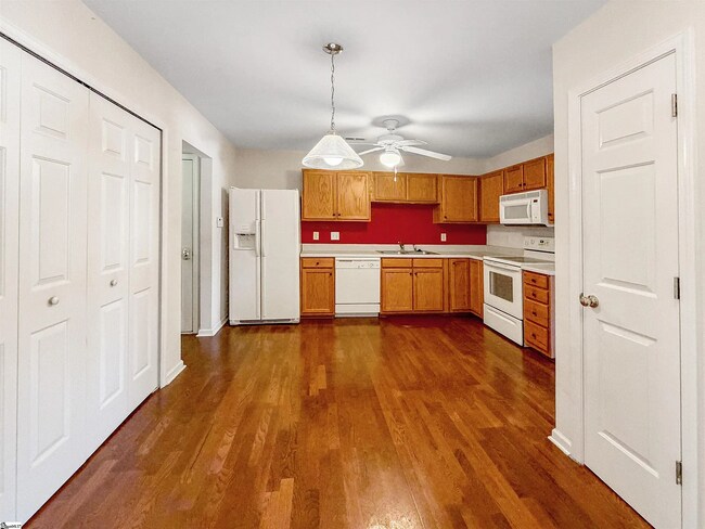 Foto del edificio - 531 Glenlea Ln
