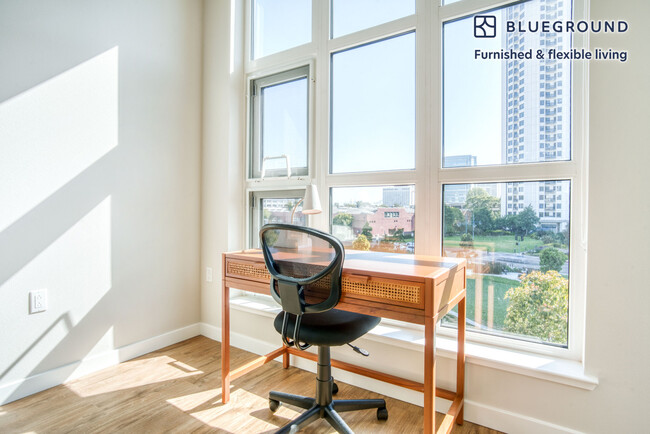 Foto del edificio - 6251 Shellmound St