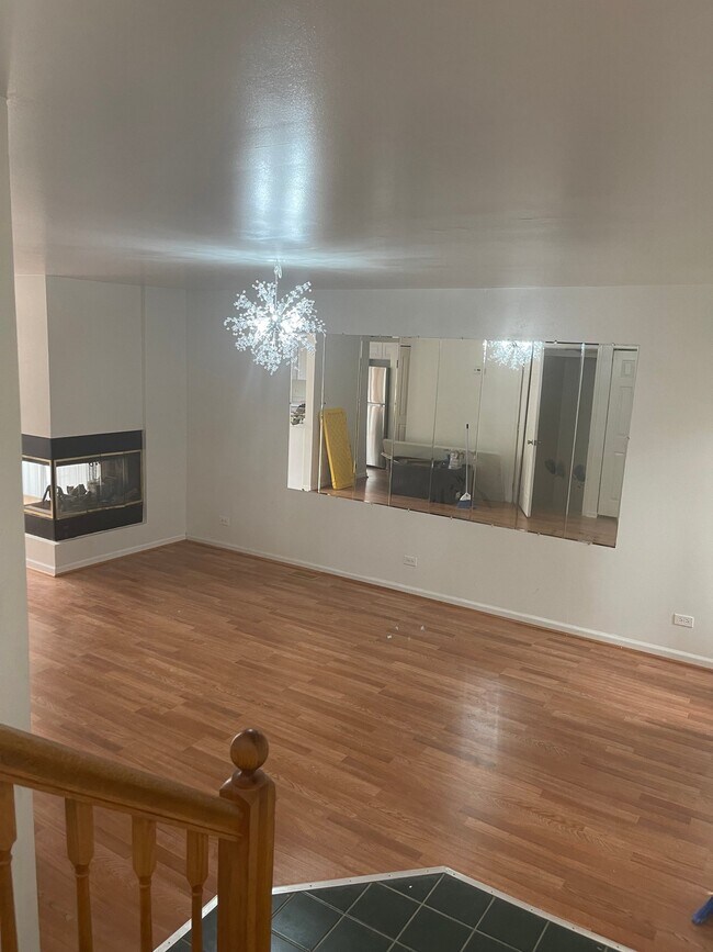 Foto del edificio - 2312 N Nagle Ave