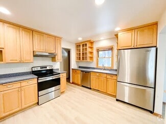 Building Photo - 1172 Highview Dr