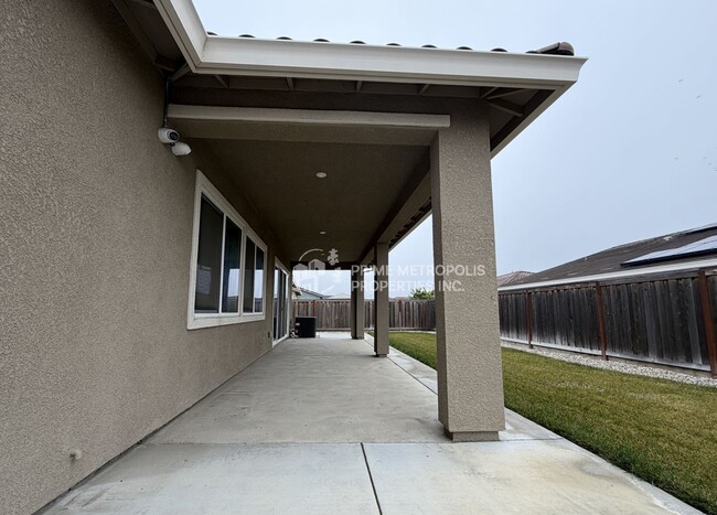 Building Photo - 681 Bacarra St