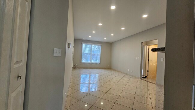 Foto del edificio - 151 N Waters Edge Dr