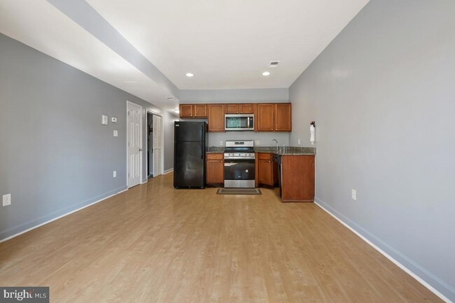 Foto del edificio - 1716 West Virginia Ave NE