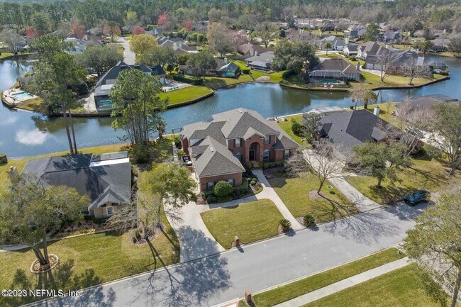 Foto del edificio - 3826 Reedpond Dr N