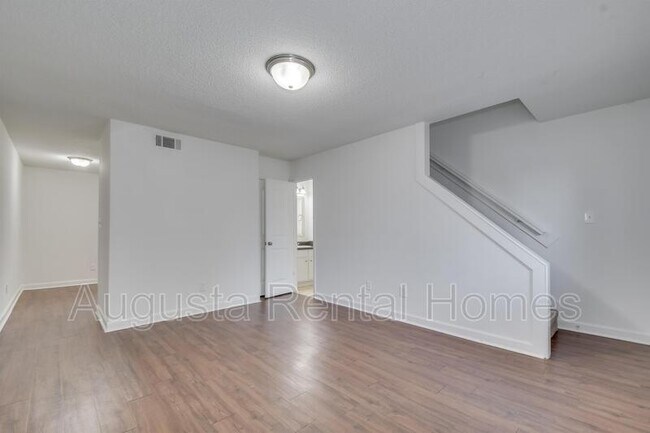 Foto del edificio - 4021-C Wheeler Woods Road