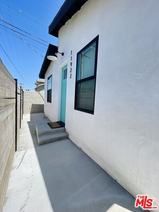 Building Photo - 11922 S Isis Ave