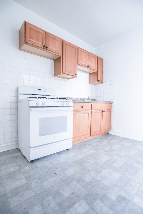 Foto principal - 3950 W Roscoe St