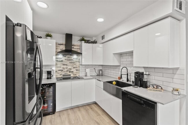 Foto del edificio - 8089 SW 18th Ct