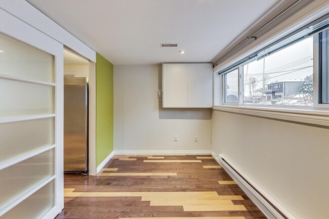 Building Photo - 28 Jellicoe Av