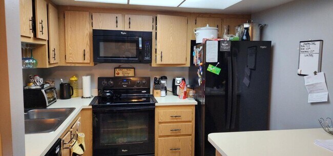 Building Photo - 4466 Oak Terrace Dr