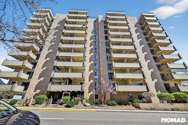 Building Photo - 700 N Washington St