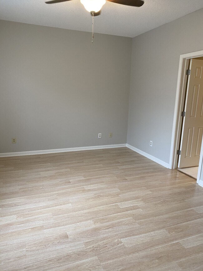Foto del edificio - 2089 Stokes Ln