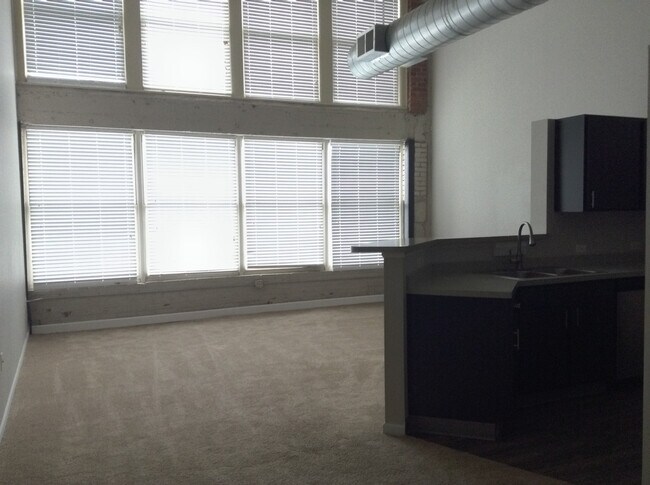 Foto del edificio - 715 Armour Rd