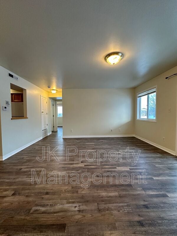 Building Photo - 1210 5th St S