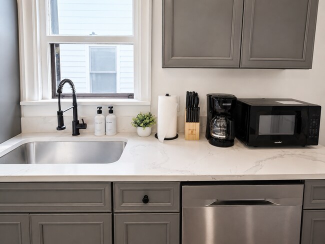 Foto del edificio - 1290 W 91st St