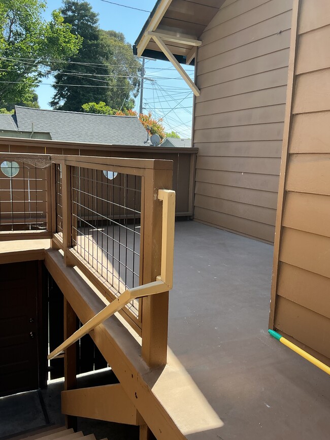 Patio - 1046 48th St