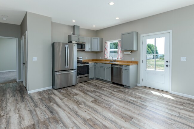 Building Photo - 11801 Rd 5.6 NE